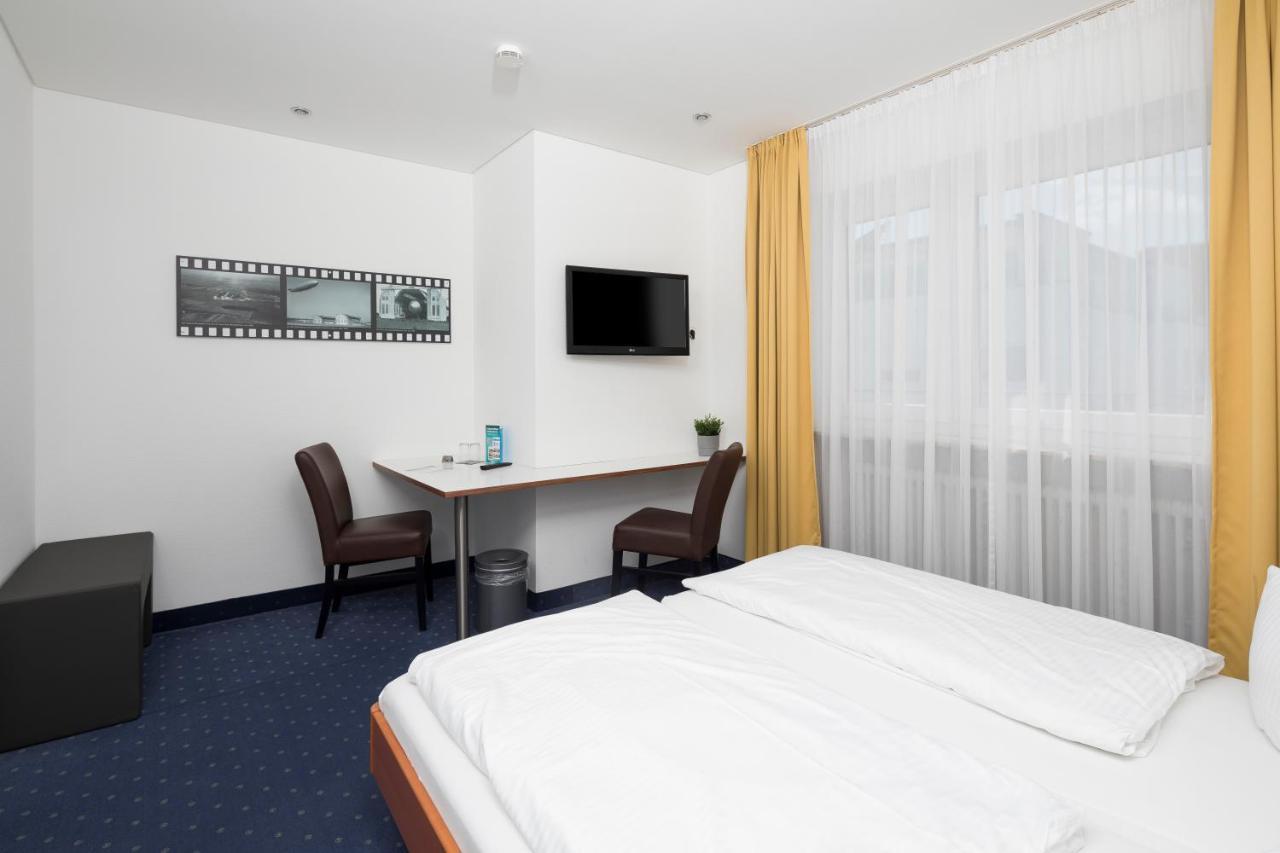 Hotel Zeppelin - Das Original Friedrichshafen Bagian luar foto